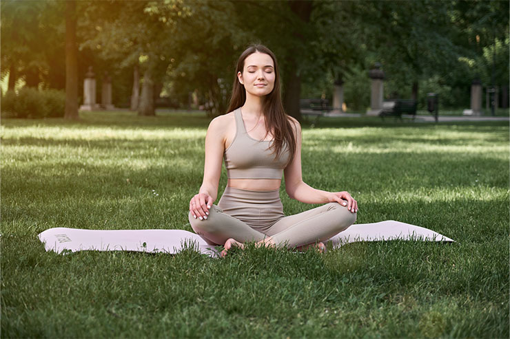 Lavish Yoga Garden at Orizzonte Baner Sus